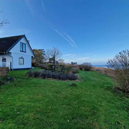 Villa Spacious Waterfront Family Føllenslev