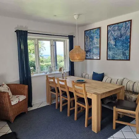 Villa Spacious Waterfront Family *