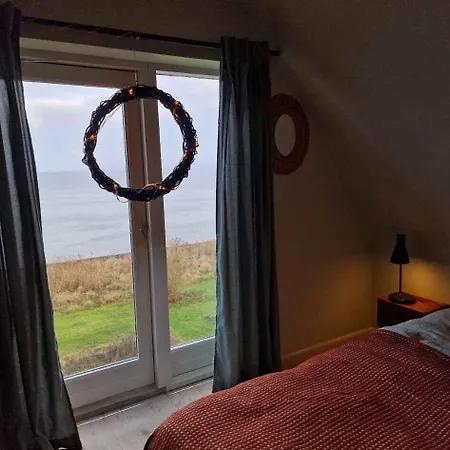 Villa Spacious Waterfront Family *