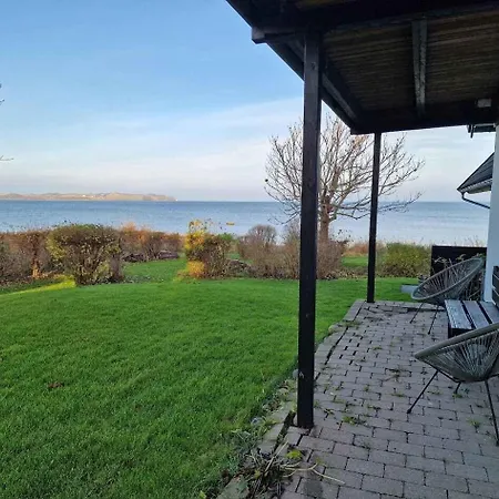 Spacious Waterfront Family Villa *