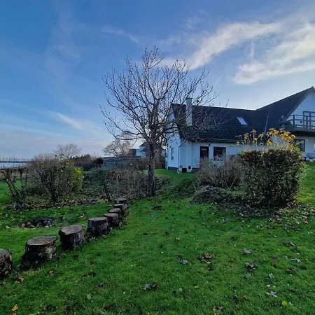 Spacious Waterfront Family * Føllenslev