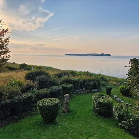 Spacious Waterfront Family Villa *