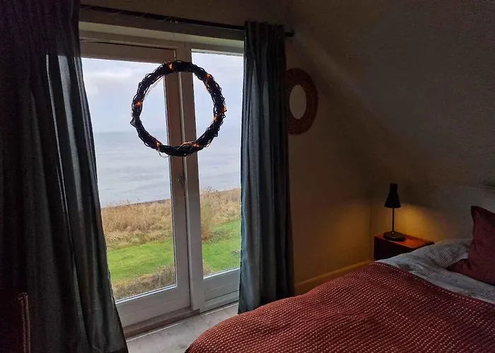 Villa Spacious Waterfront Family *