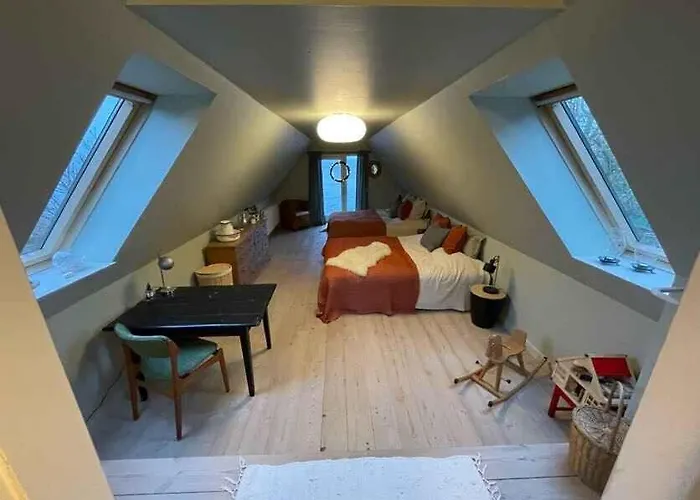 Villa Spacious Waterfront Family *