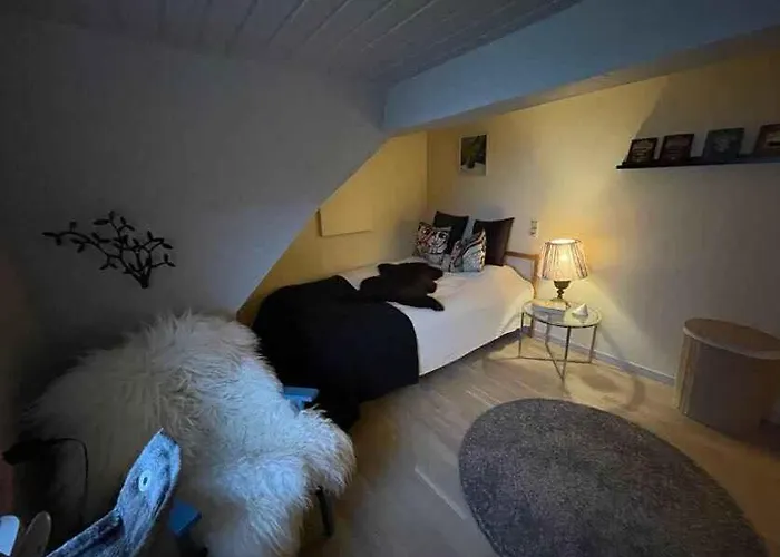 Villa Spacious Waterfront Family